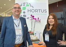 Richard Heemskerk y Ariana Sudario de Hortus Supplies, ven muchos cambios aquí en México con sus Nano Vertilzers.